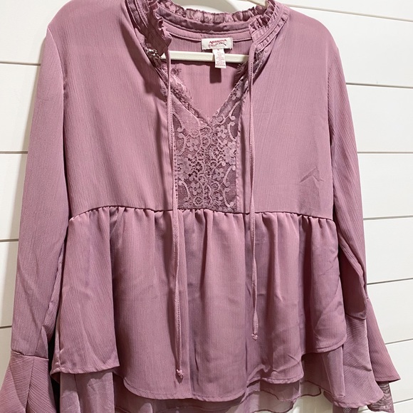 Closet Cleanout✨ Arizona Blouse (Size M) - Picture 3 of 3